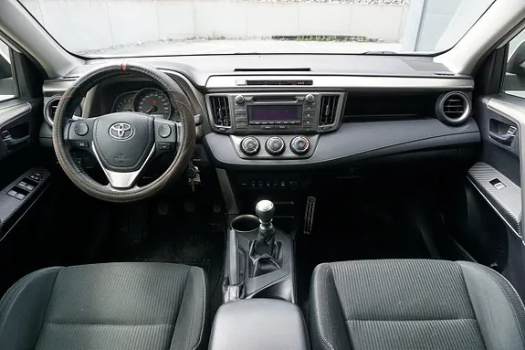 Toyota Rav4 2015 photo 2