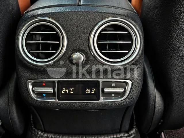 Mercedes-Benz C180 2020 photo 3