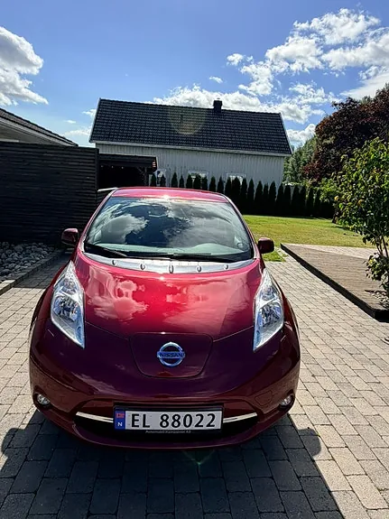 Nissan Leaf 2016 photo 2