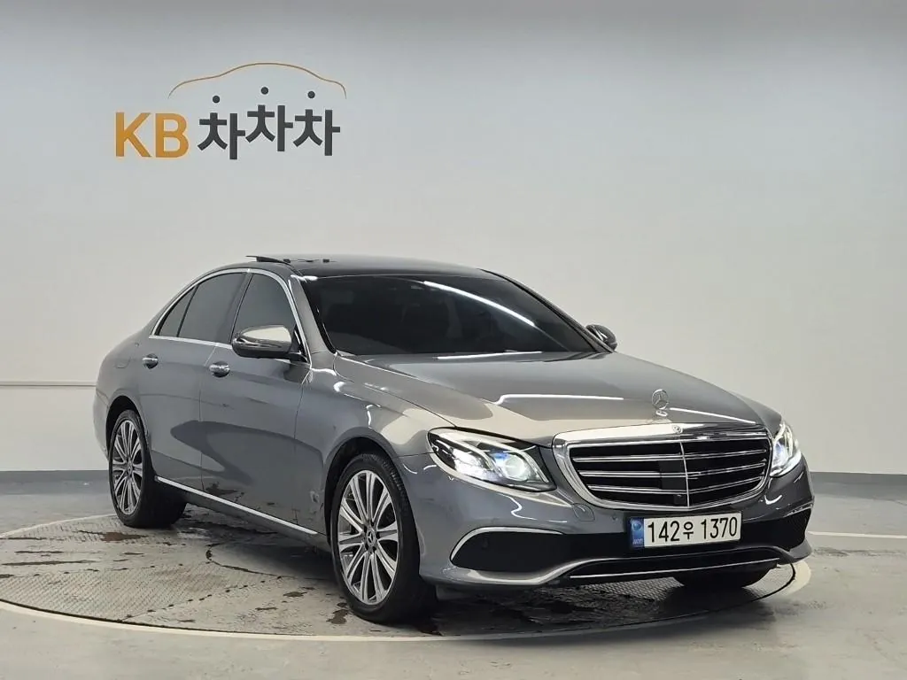 Mercedes-Benz E-Class 2020 photo 4