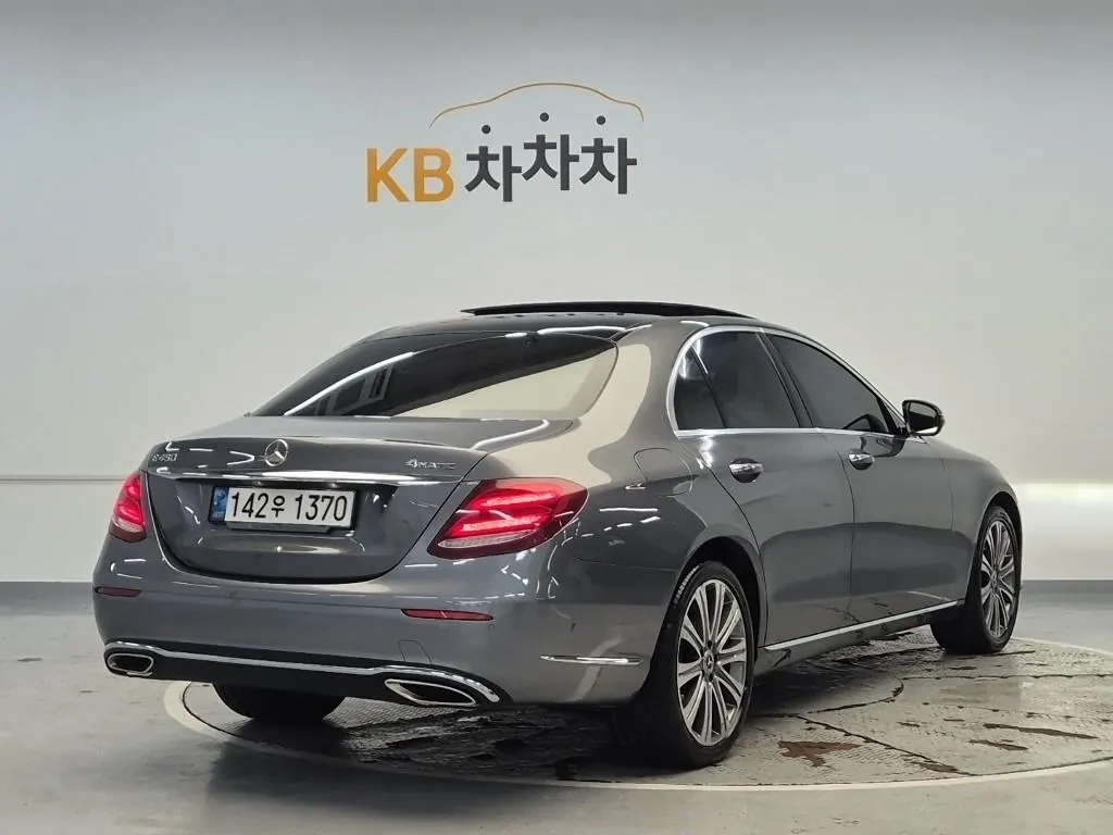 Mercedes-Benz E-Class 2020 photo 3
