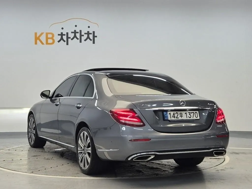 Mercedes-Benz E-Class 2020 photo 2