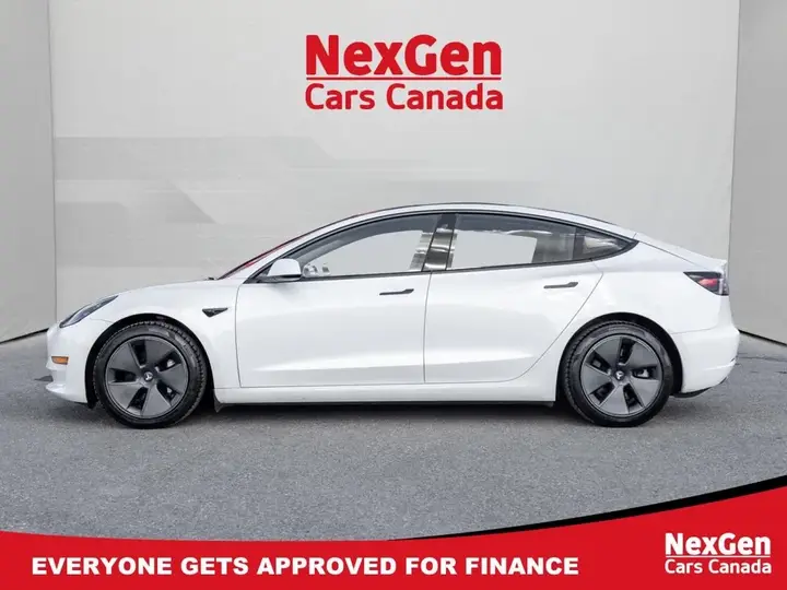 Tesla Model 3 2022 photo 3