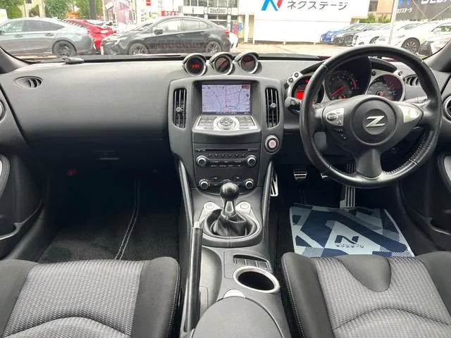 Nissan Fairlady Z 2015 photo 2