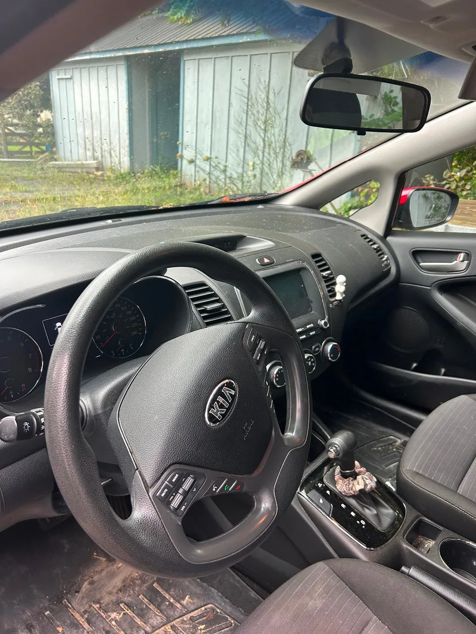 Kia Forte5 2017 photo 2