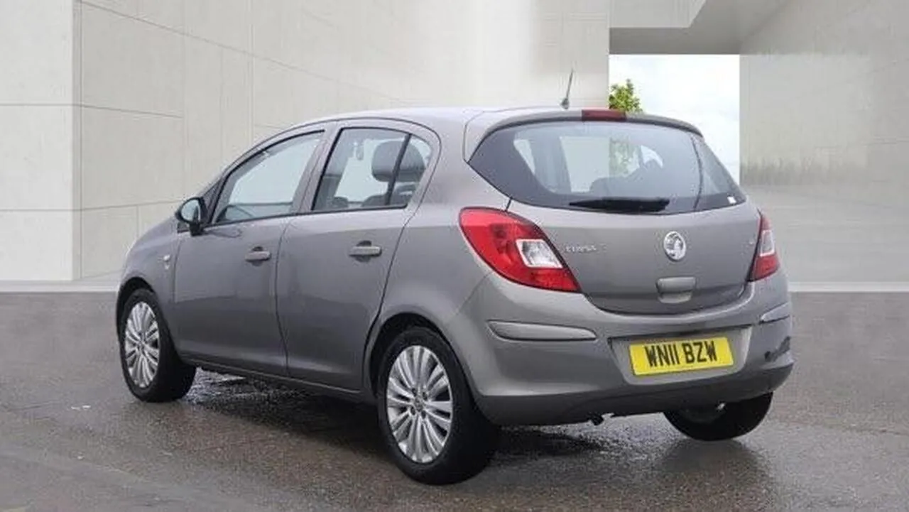 Vauxhall Corsa 2011 photo 3