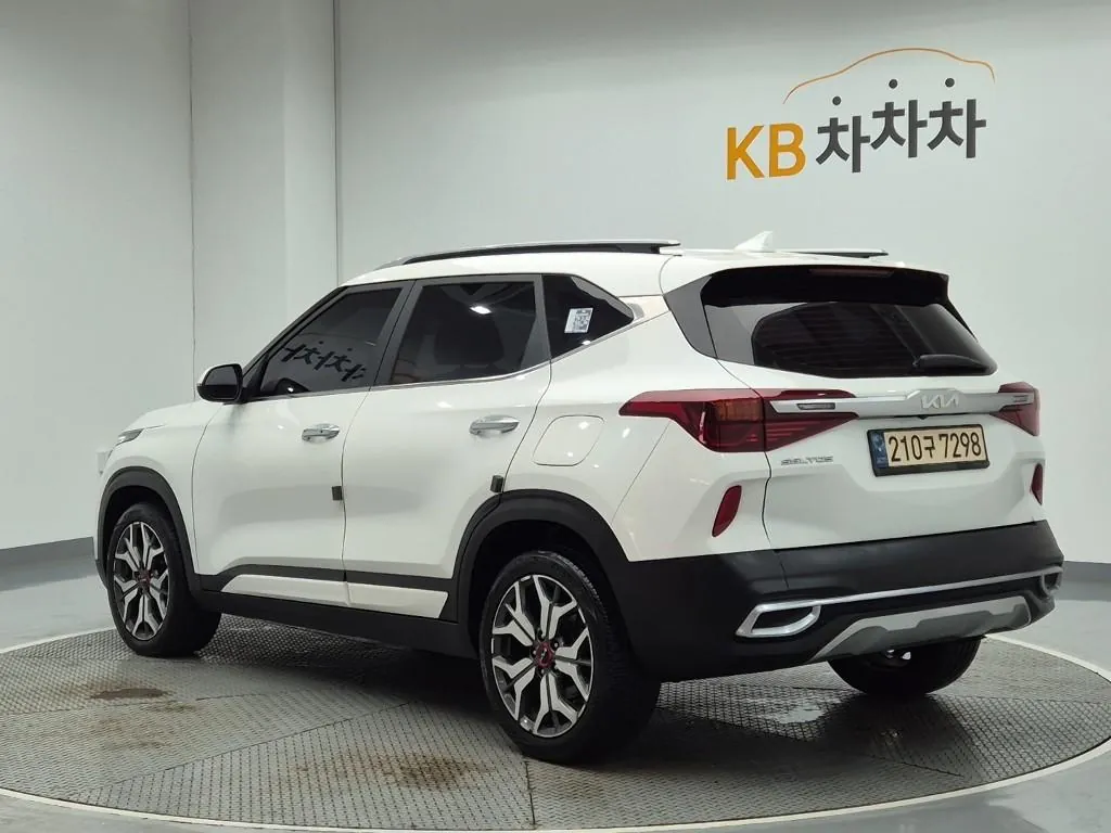 Kia Seltos 2022 photo 2
