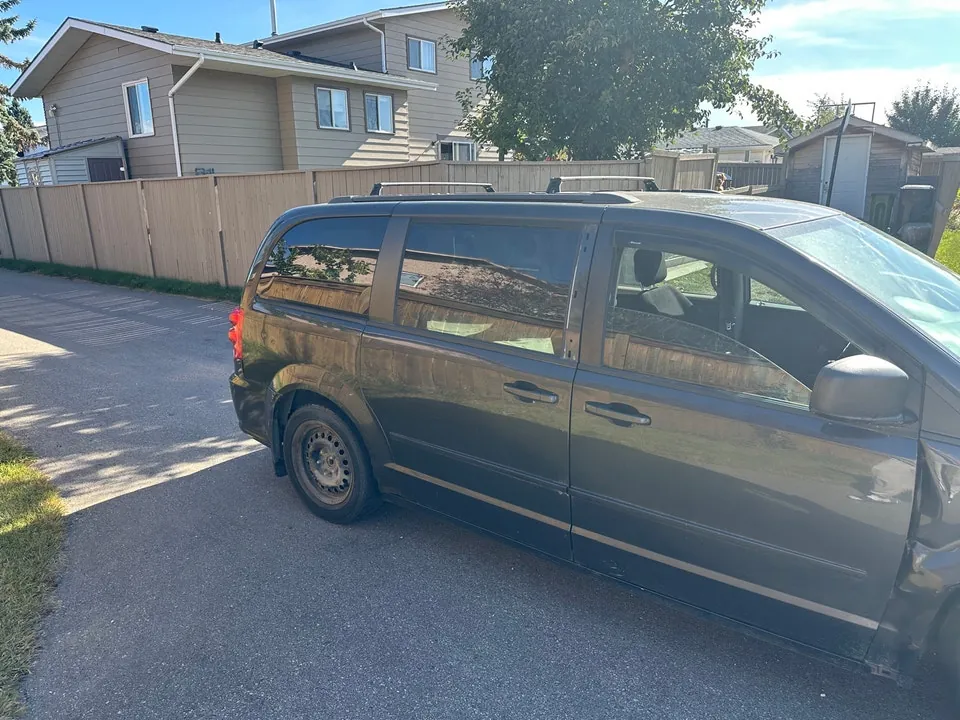 Dodge Grand Caravan 2012 photo 3