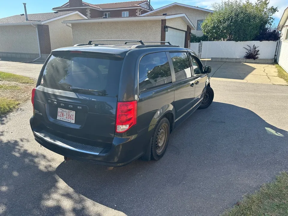 Dodge Grand Caravan 2012 photo 4