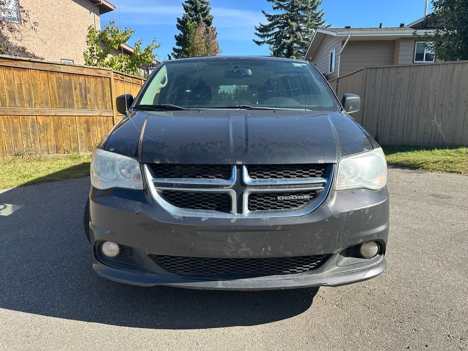 Dodge Grand Caravan 2012 photo 2