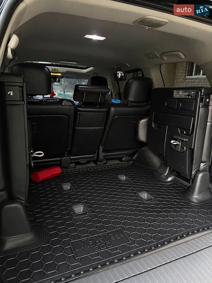 Toyota Land Cruiser 2012 photo 3