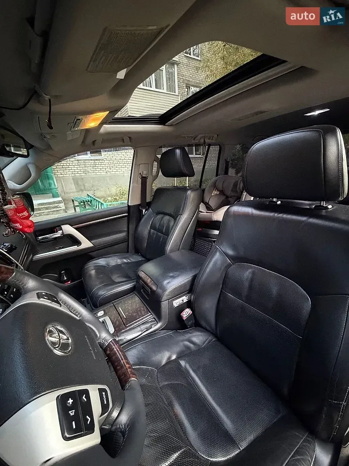 Toyota Land Cruiser 2012 photo 4