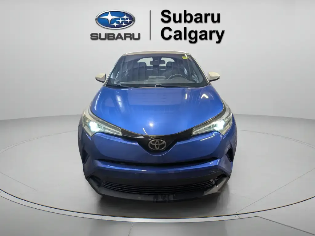 Toyota C-Hr 2018 photo 2