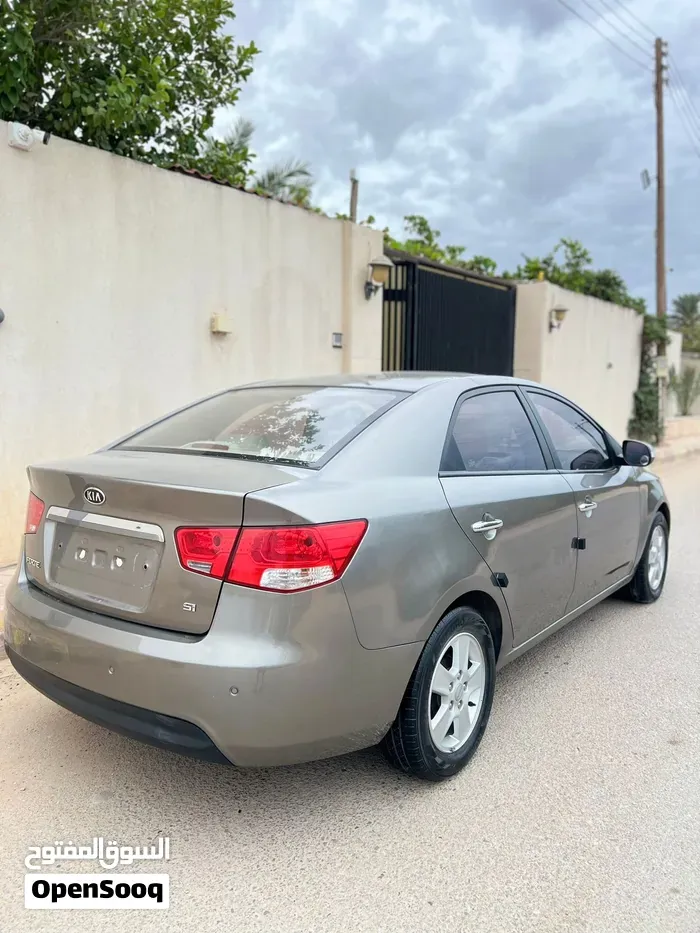 Kia Forte 2010 photo 4