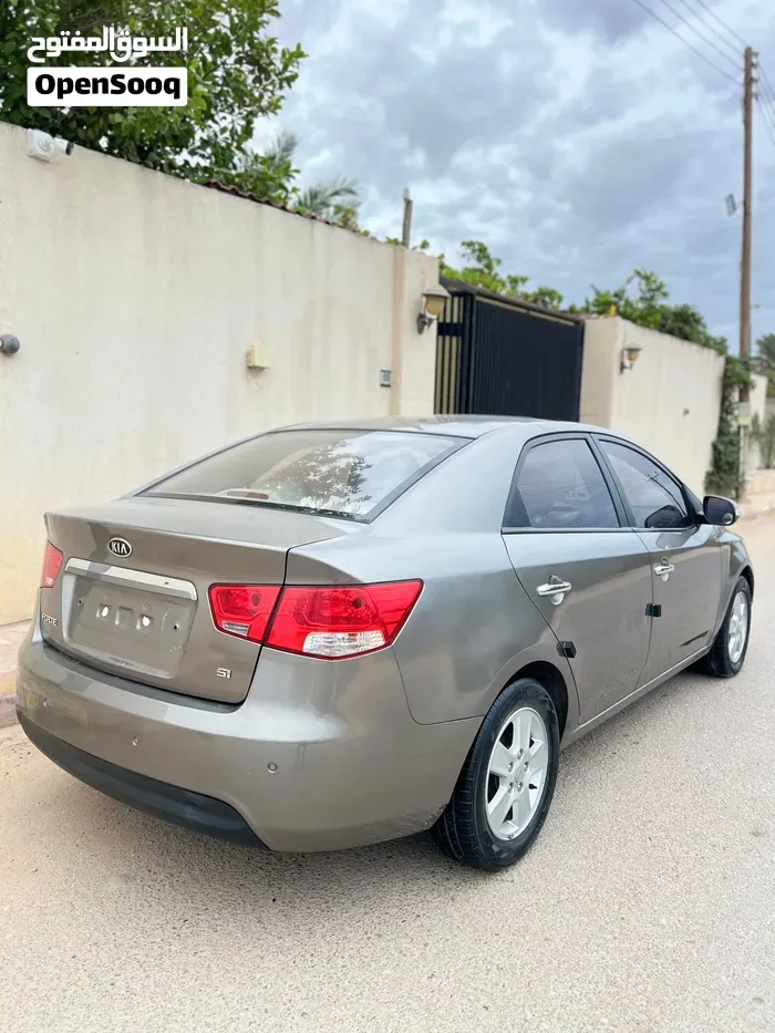 Kia Forte 2010 photo 3