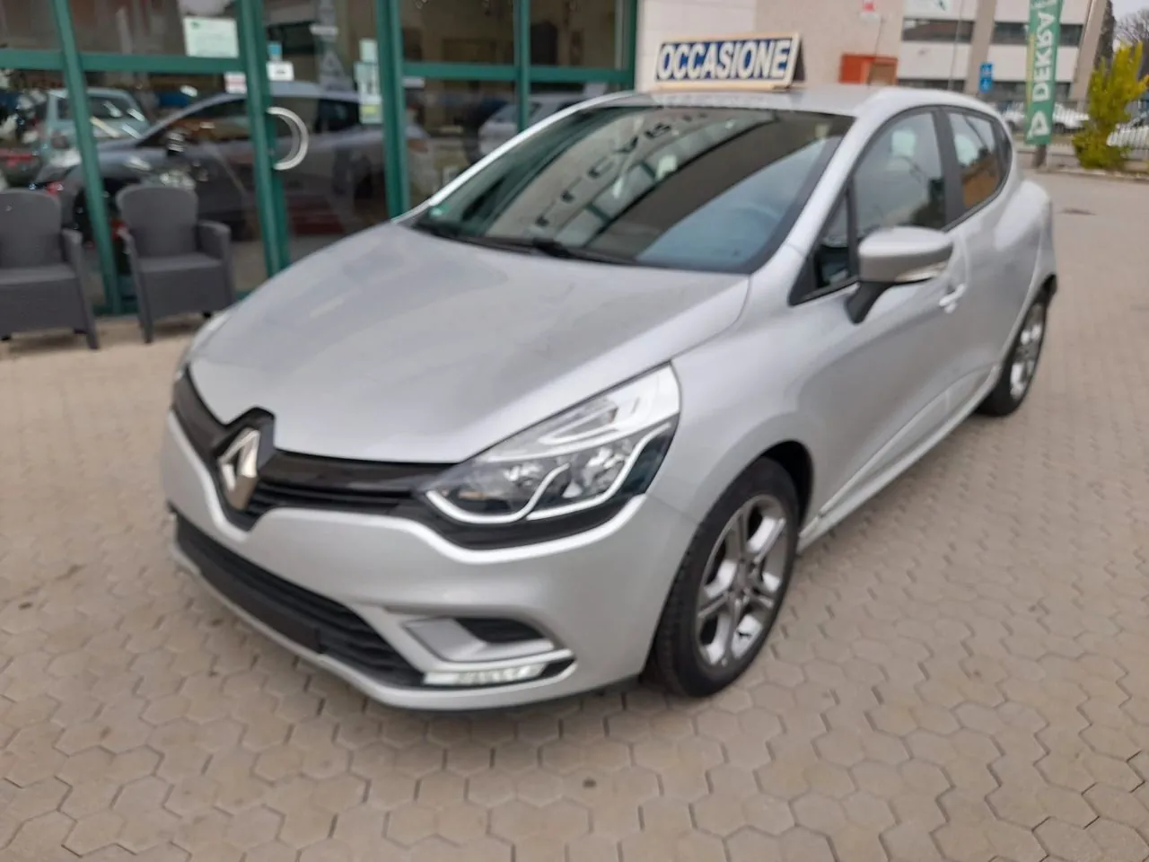 Renault Clio 2017 photo 2
