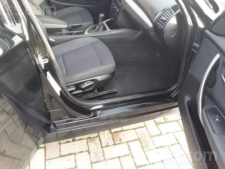 BMW 116I 2009 photo 5