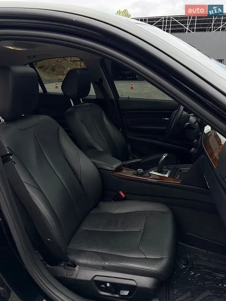BMW 3 Series 2013 photo 2