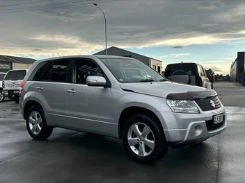 Suzuki Escudo 2011 photo 3