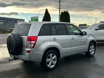 Suzuki Escudo 2011 photo 4