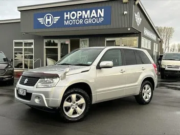 Suzuki Escudo 2011 photo 2