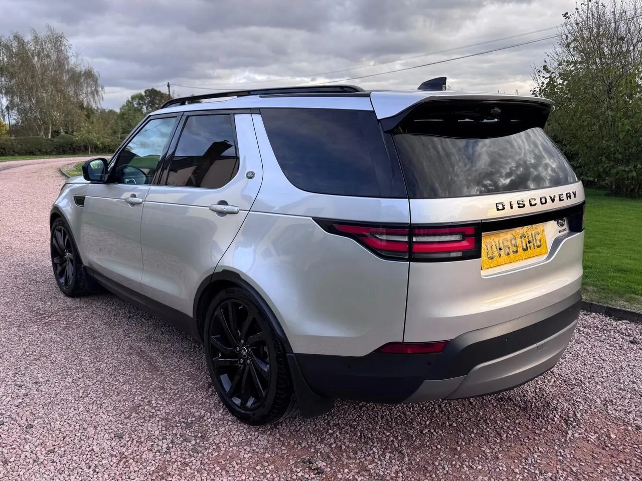 Land Rover Discovery 2019 photo 3