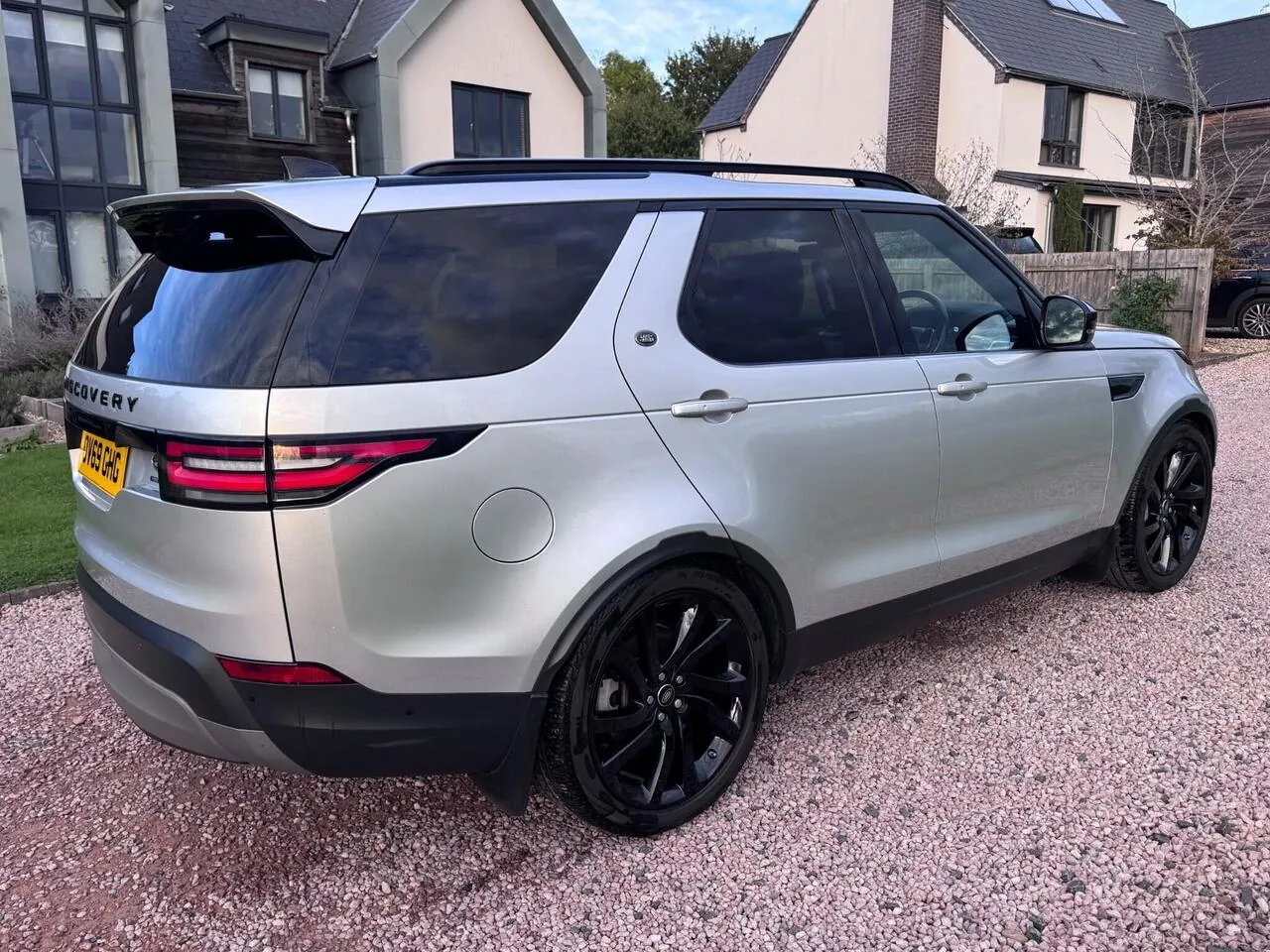 Land Rover Discovery 2019 photo 4