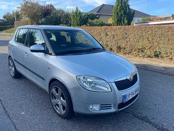 Skoda Fabia 2008 photo 3