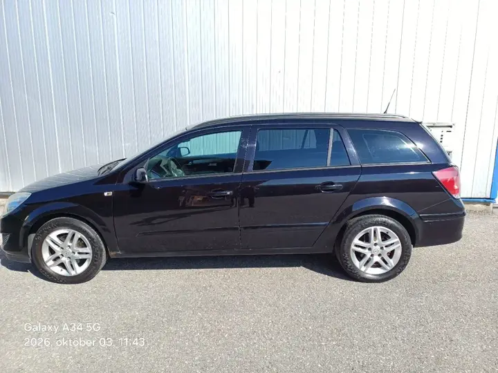 Opel Astra 2007 photo 2