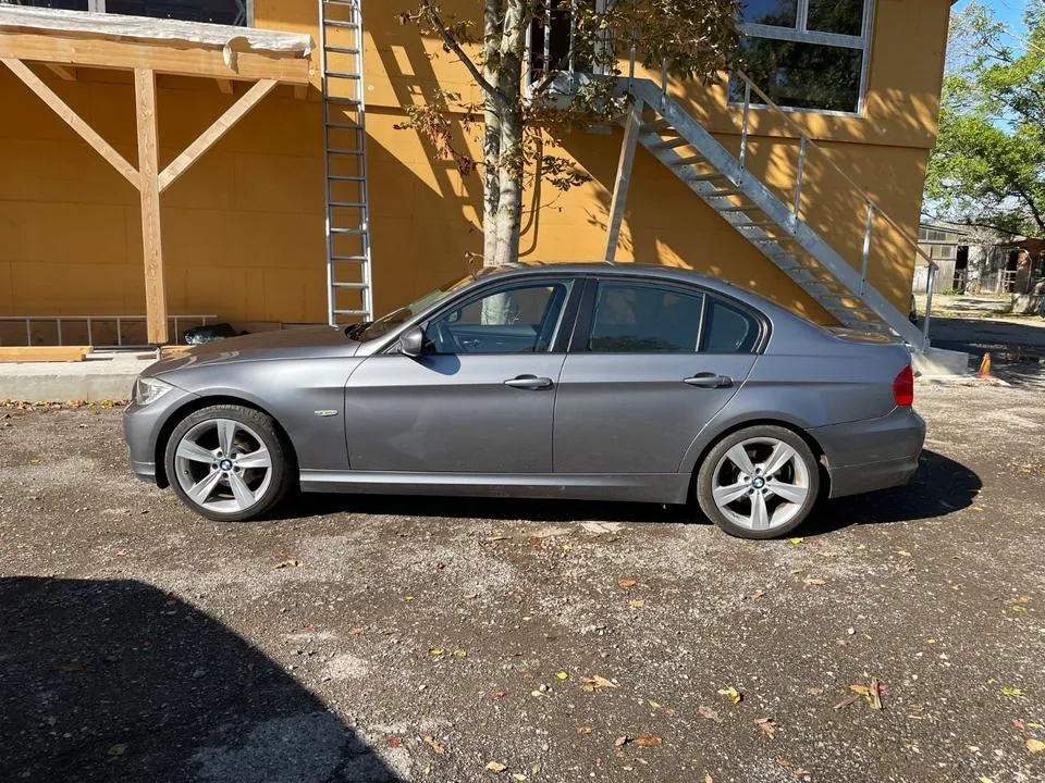 BMW 318I