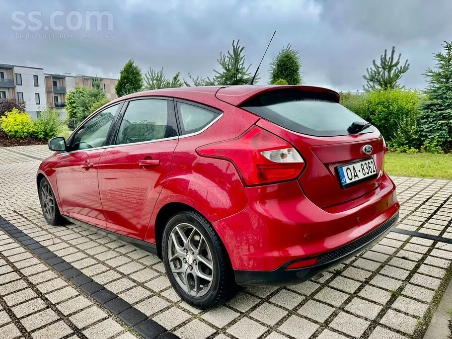Ford Focus 2013 photo 2