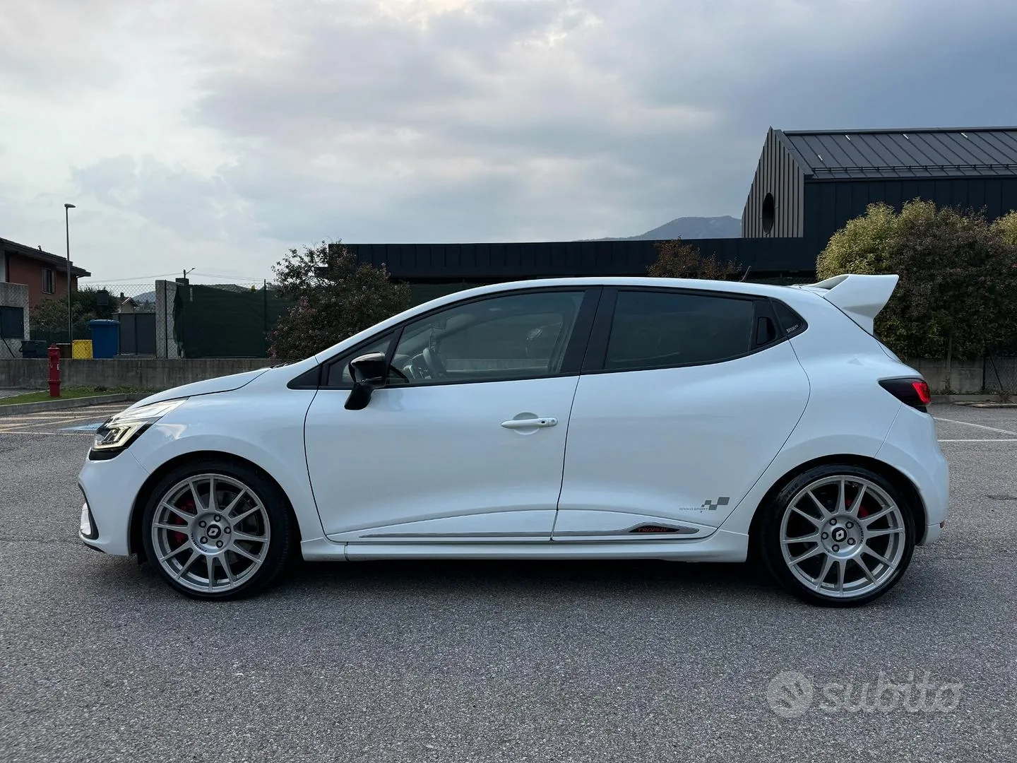Renault Clio 2017 photo 2