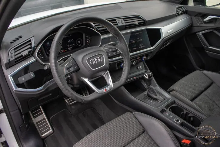 Audi Q3 2021 photo 3