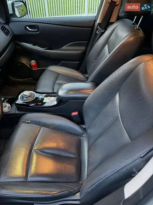 Nissan Leaf 2015 photo 5
