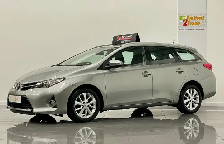 Toyota Auris 2015 photo 4