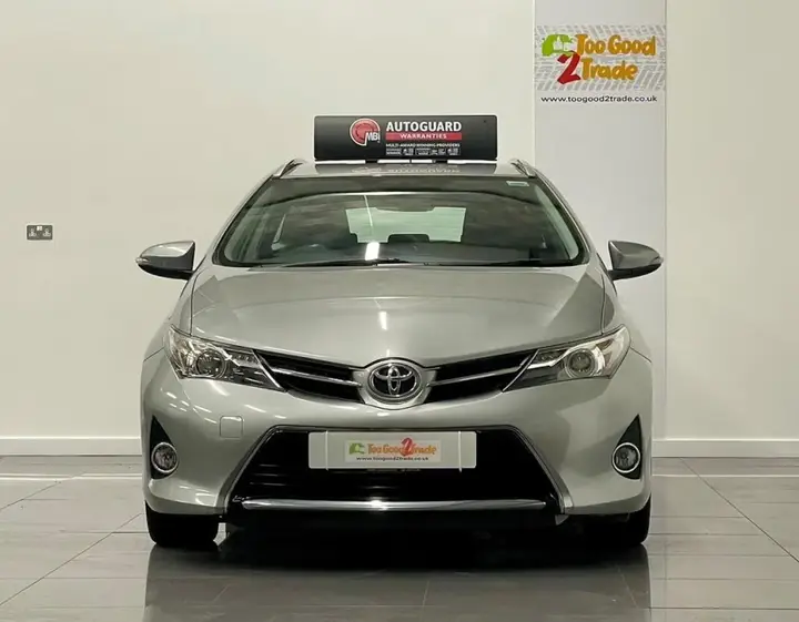 Toyota Auris 2015 photo 3
