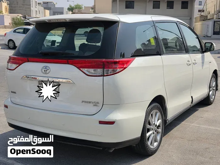 Toyota Previa 2010 photo 2
