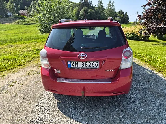 Toyota Verso 2012 photo 4
