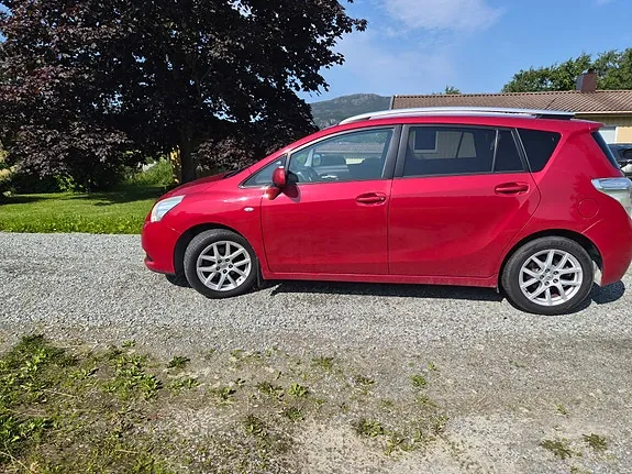 Toyota Verso 2012 photo 3