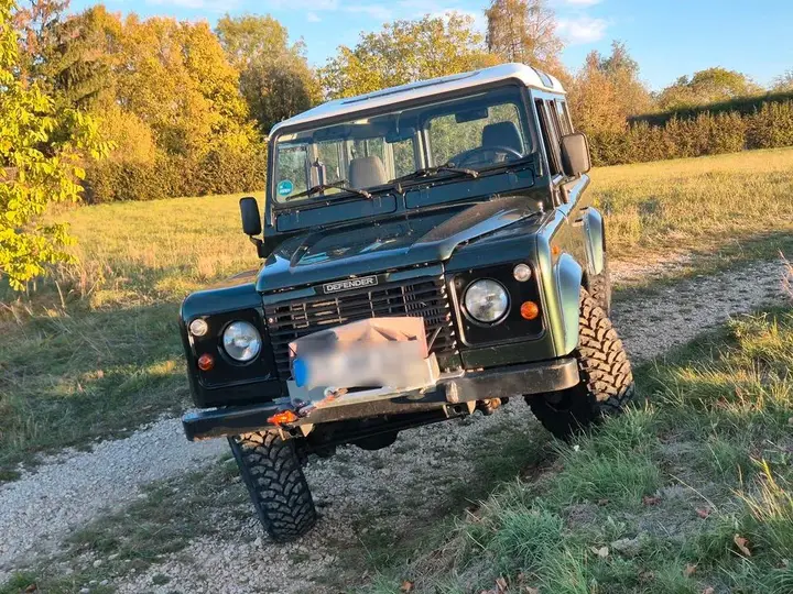 Land Rover Defender 110