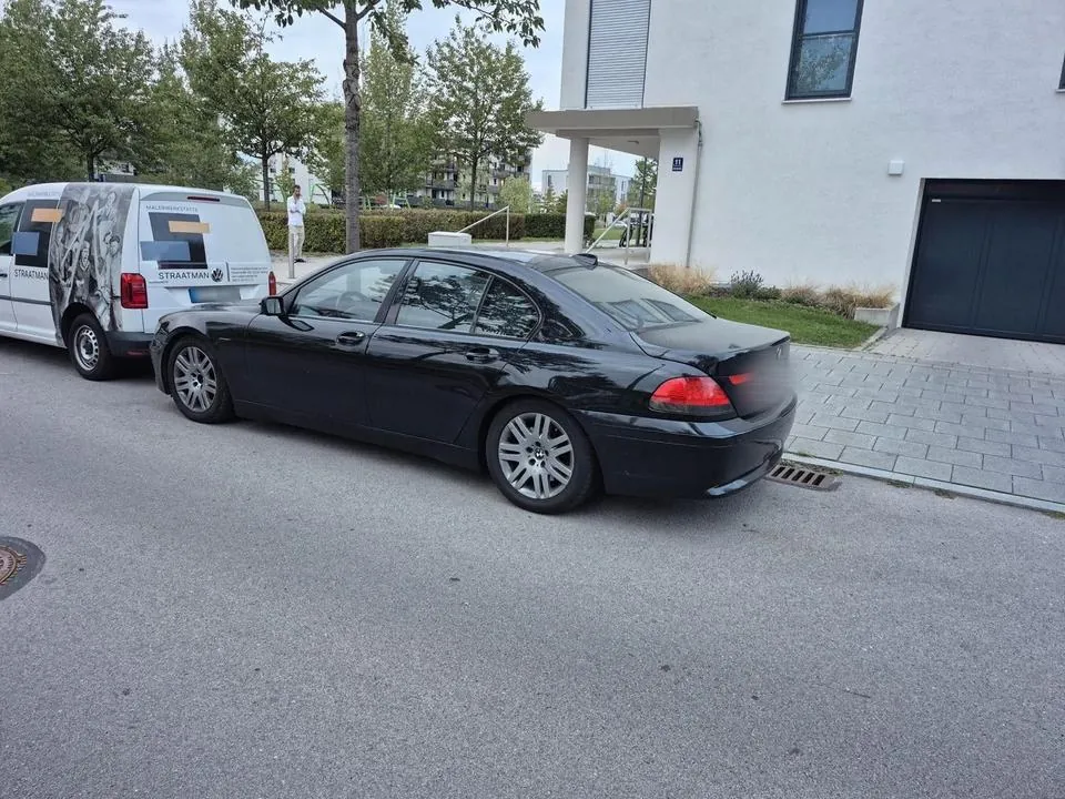 BMW 745Li A