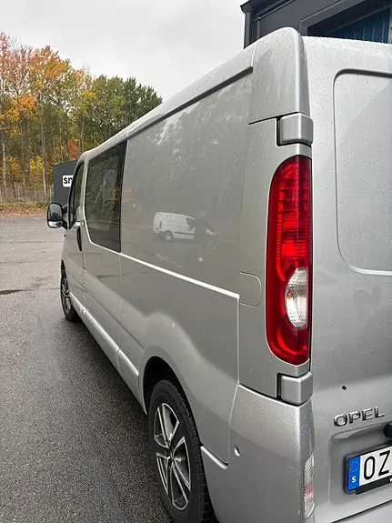 Opel Vivaro 2012 photo 2