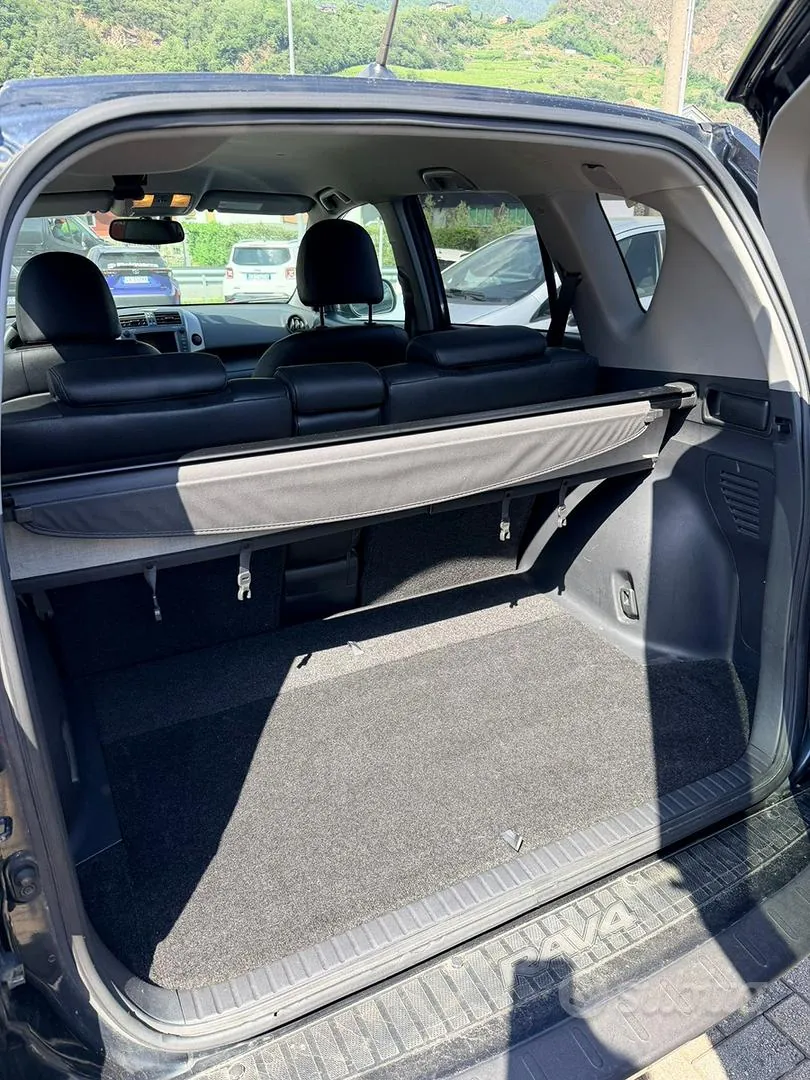 Toyota Rav4 2011 photo 5