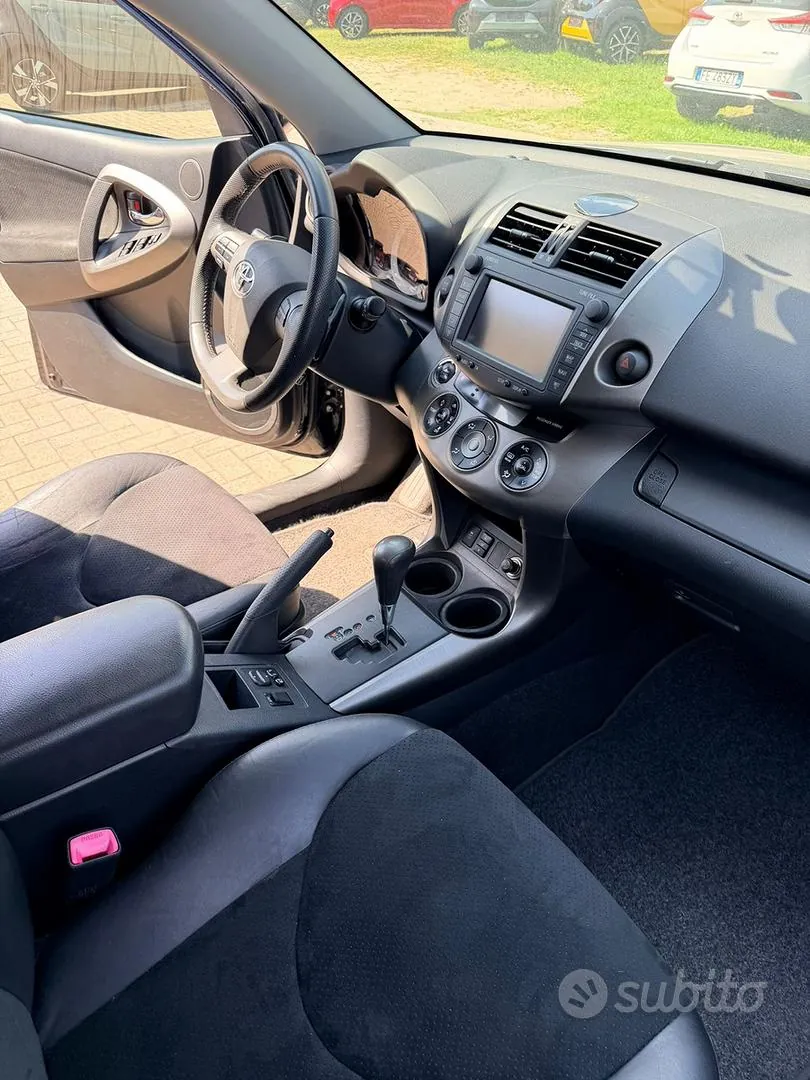 Toyota Rav4 2011 photo 3