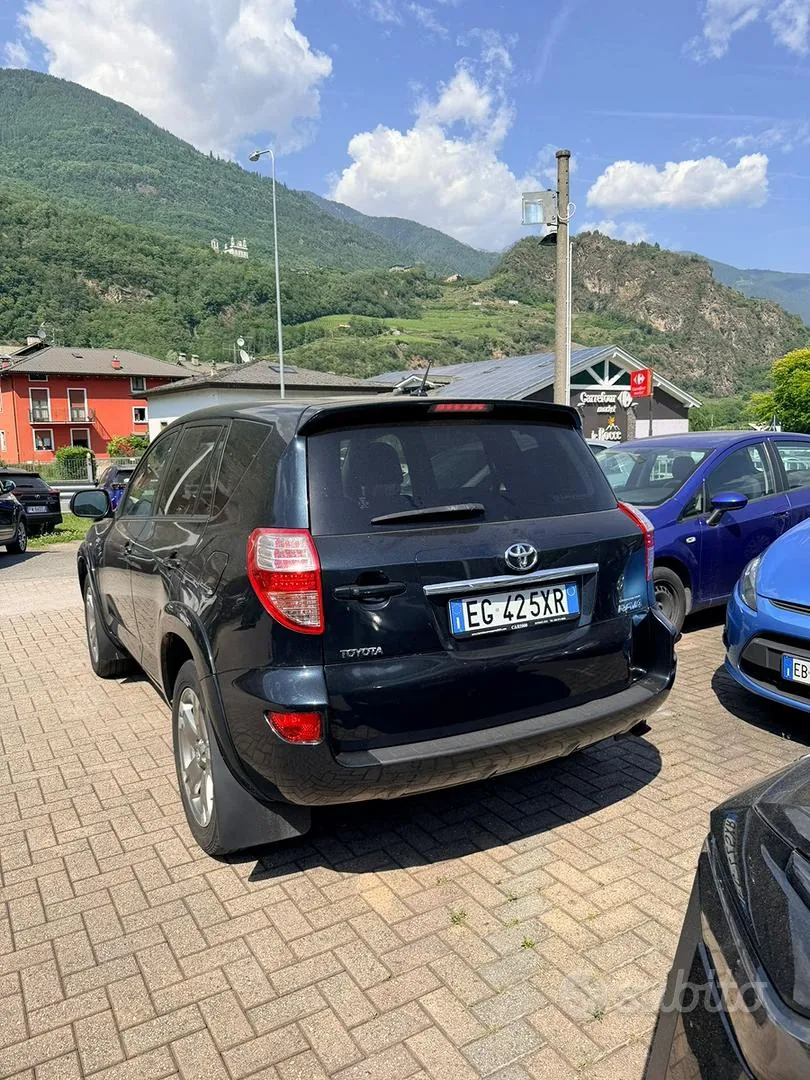 Toyota Rav4 2011 photo 2