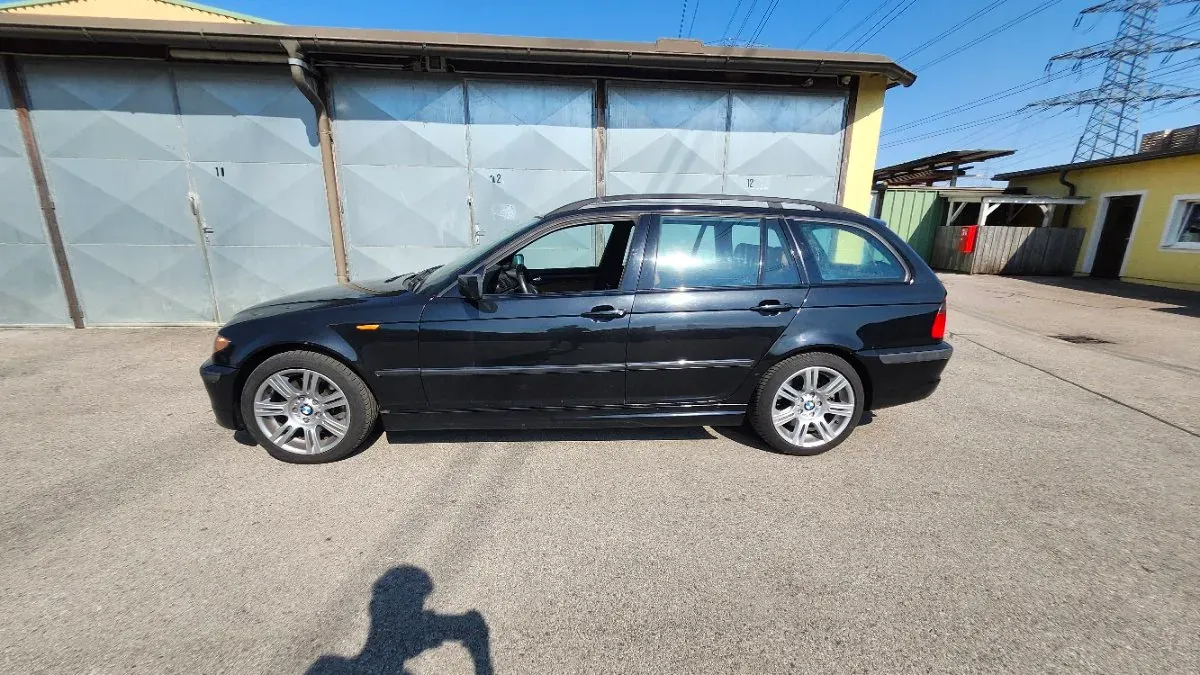 BMW 3 Series 2003 photo 2