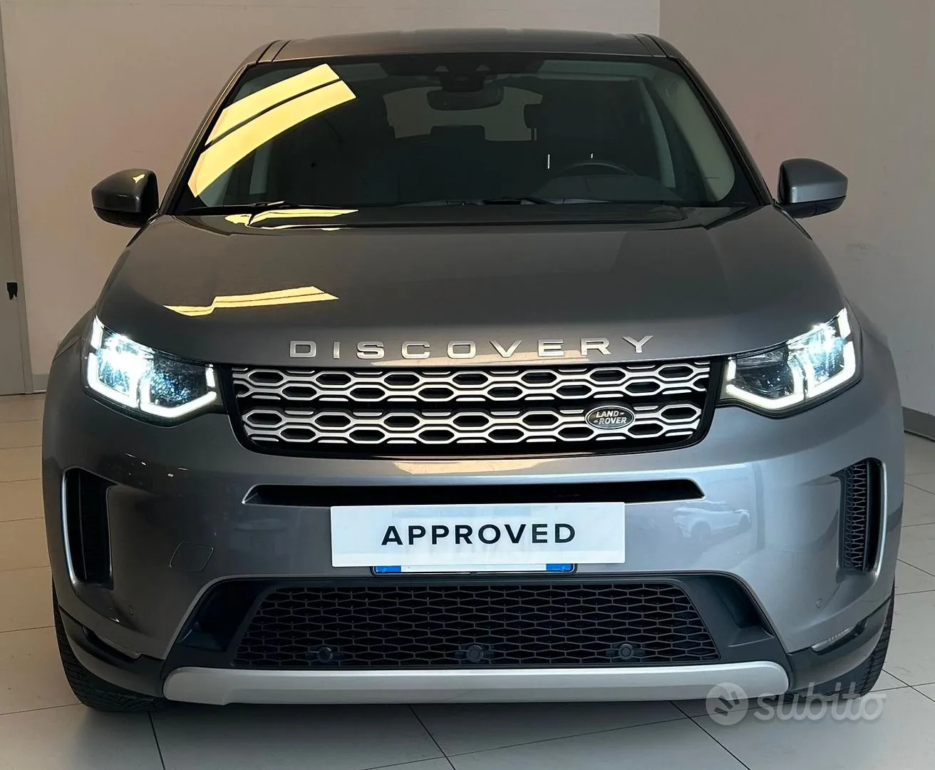 Land Rover Discovery Sport 2020 photo 2