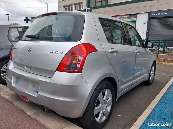 Suzuki Swift 2010 photo 3