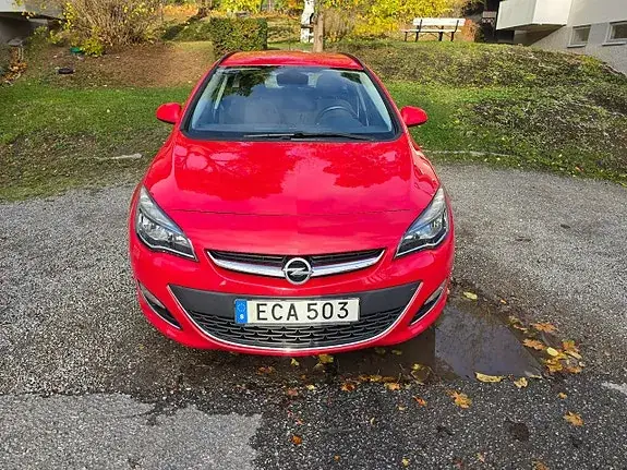 Opel Astra 2014 photo 2