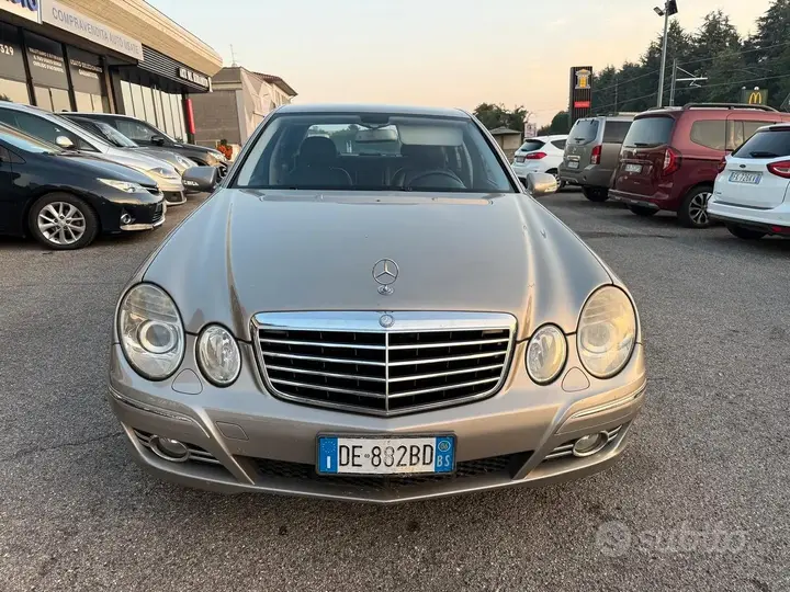 Mercedes-Benz E 220 Cdi 2006 photo 2